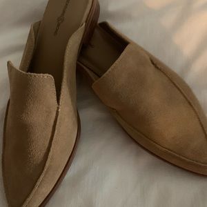 Treasure & Bond beige mules, like new, worn once!